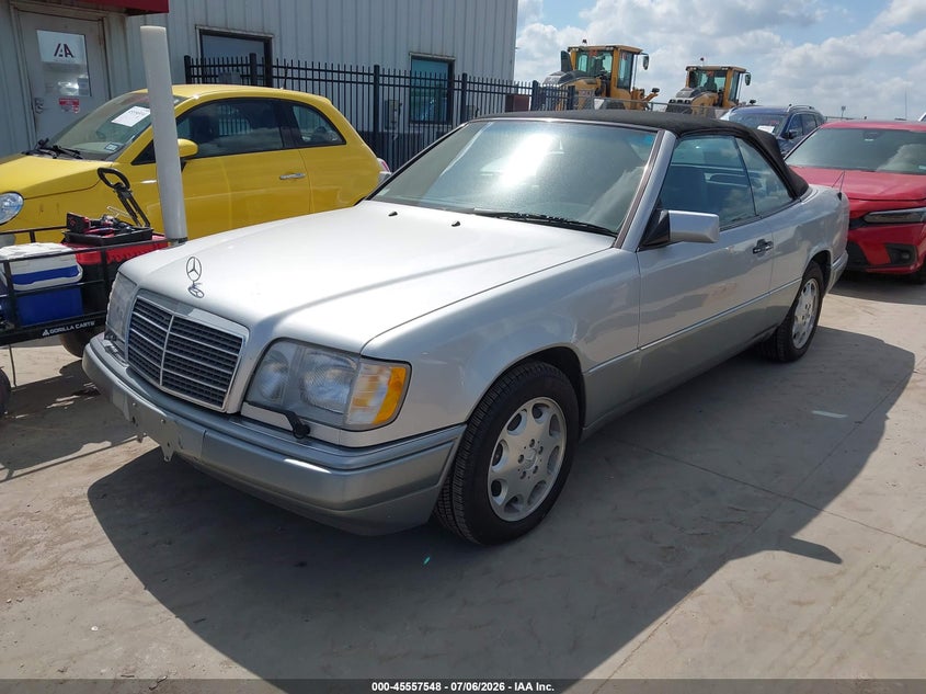 1995 Mercedes-benz E-class VIN WDBEA66E4SC200050 IAAI salvage auction — NORMAL WEAR, Original (Texas), sold $7,850 on 2026-07-14 (photo 2)