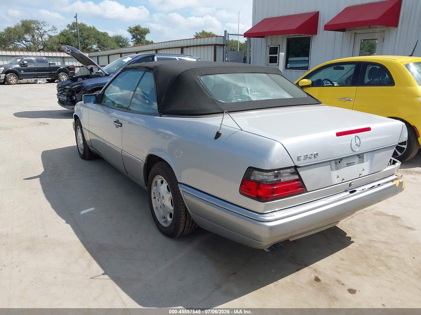 1995 Mercedes-benz E-class VIN WDBEA66E4SC200050 IAAI salvage auction — NORMAL WEAR, Original (Texas), sold $7,850 on 2026-07-14 (photo 3)