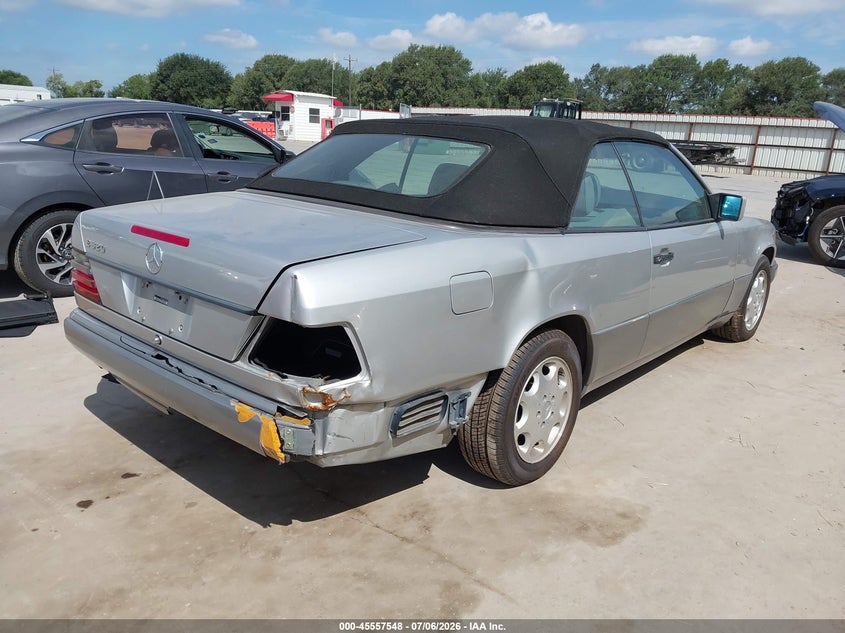 1995 Mercedes-benz E-class VIN WDBEA66E4SC200050 IAAI salvage auction — NORMAL WEAR, Original (Texas), sold $7,850 on 2026-07-14 (photo 4)
