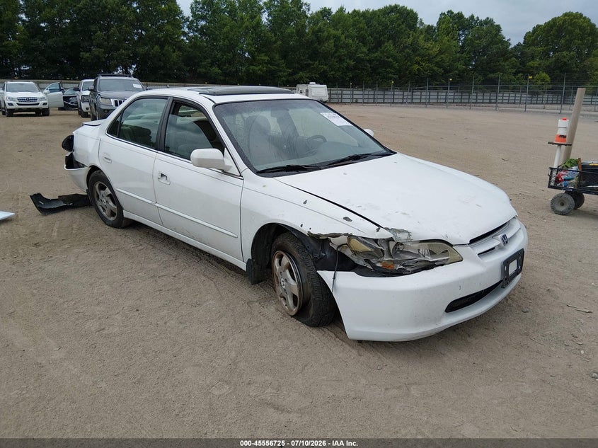 1998 Honda Accord VIN 1HGCG5659WA265058 IAAI salvage auction — FRONT & REAR, Clear (Tennessee), sold $275 on 2026-08-08 (photo 1)
