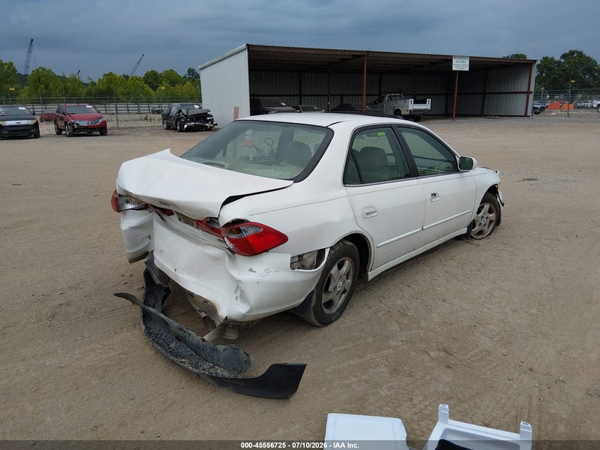 1998 Honda Accord VIN 1HGCG5659WA265058 IAAI salvage auction — FRONT & REAR, Clear (Tennessee), sold $275 on 2026-08-08 (photo 4)