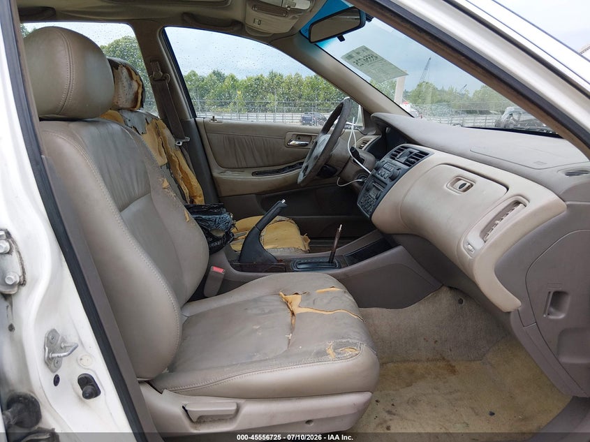1998 Honda Accord VIN 1HGCG5659WA265058 IAAI salvage auction — FRONT & REAR, Clear (Tennessee), sold $275 on 2026-08-08 (photo 5)
