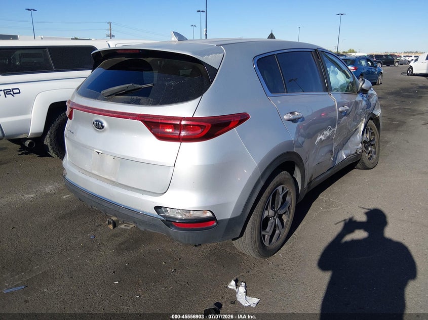 2020 Kia Sportage VIN KNDPM3AC3L7802678 IAAI salvage auction — RIGHT FRONT, Salvage Certificate (California), sold $700 on 2026-07-24 (photo 4)