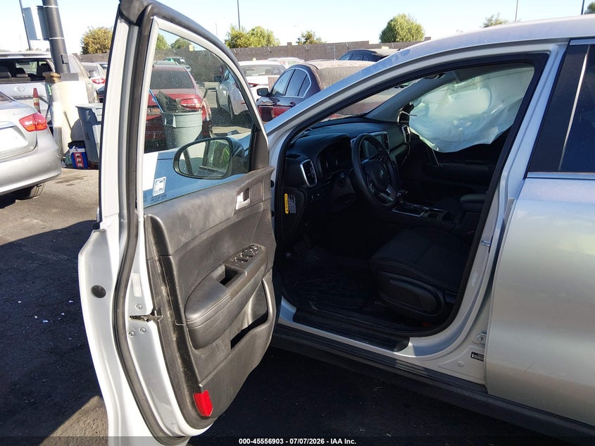2020 Kia Sportage VIN KNDPM3AC3L7802678 IAAI salvage auction — RIGHT FRONT, Salvage Certificate (California), sold $700 on 2026-07-24 (photo 5)