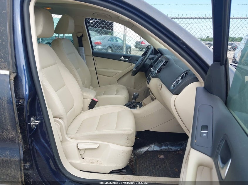 2012 Volkswagen Tiguan VIN WVGBV7AX8CW508048 IAAI salvage auction — NORMAL WEAR, Clear (Illinois), sold $475 on 2026-07-29 (photo 5)