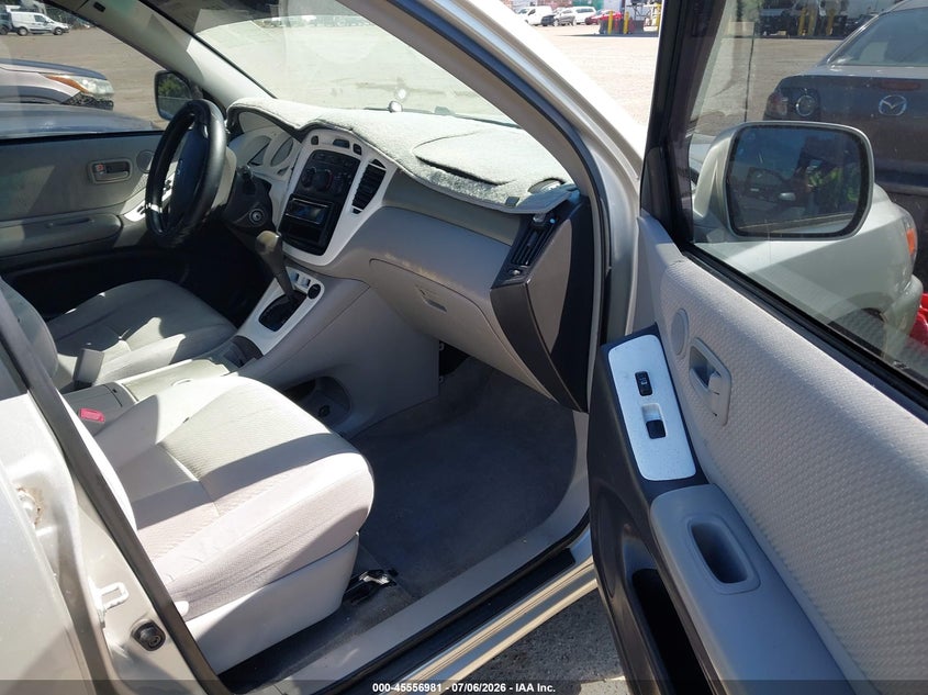 2005 Toyota Highlander VIN JTEDP21A850060756 IAAI salvage auction — NORMAL WEAR, Clear (Washington), sold $500 on 2026-07-29 (photo 5)