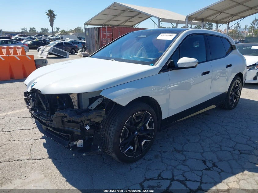 2024 BMW Ix VIN WB523CF09RCP83240 IAAI salvage auction — RIGHT SIDE, Salvage Title, sold $26,450 on 2026-08-17 (photo 2)