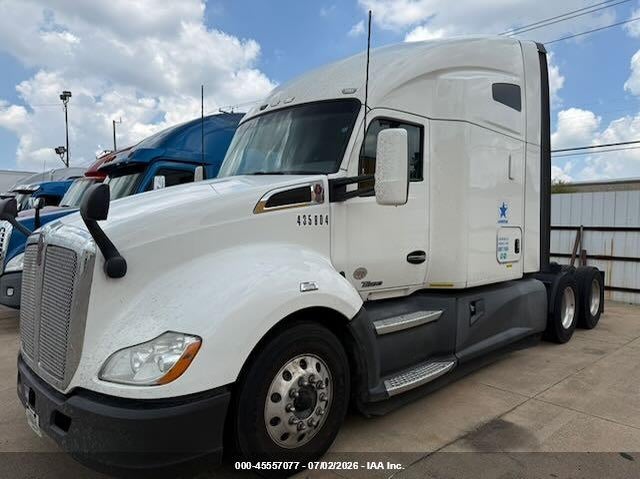 2019 Kenworth T680 VIN 1XKYD49X1KJ248970 IAAI salvage auction — REPOSSESSION, Clear (Florida), sold $15,000 on 2026-07-15 (photo 2)