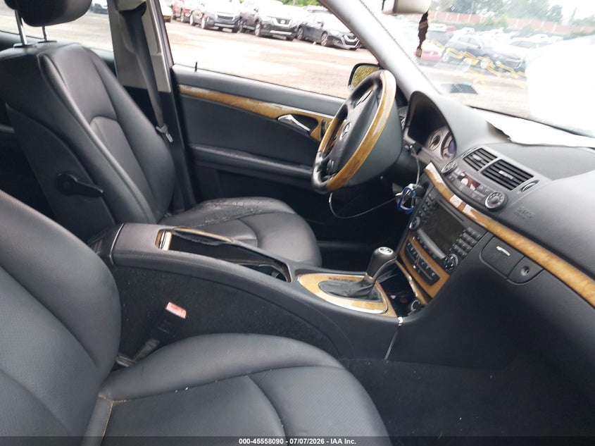 2008 Mercedes-benz E-class VIN WDBUF87XX8B281028 IAAI salvage auction — NORMAL WEAR, Clear (Pennsylvania), sold $25 on 2026-07-24 (photo 5)