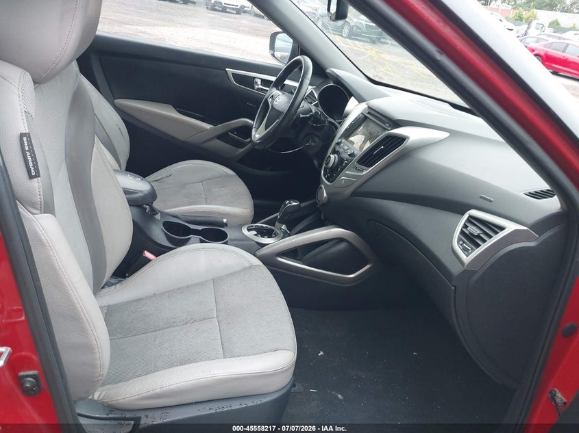 2013 Hyundai Veloster VIN KMHTC6AD5DU099692 IAAI salvage auction — NORMAL WEAR, Clear (Pennsylvania), sold $750 on 2026-07-31 (photo 5)