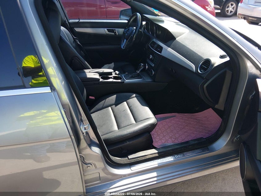 2013 Mercedes-benz C class VIN WDDGF4HBXDR273321 IAAI salvage auction — NORMAL WEAR, Original (Texas), sold $1,200 on 2026-07-29 (photo 5)