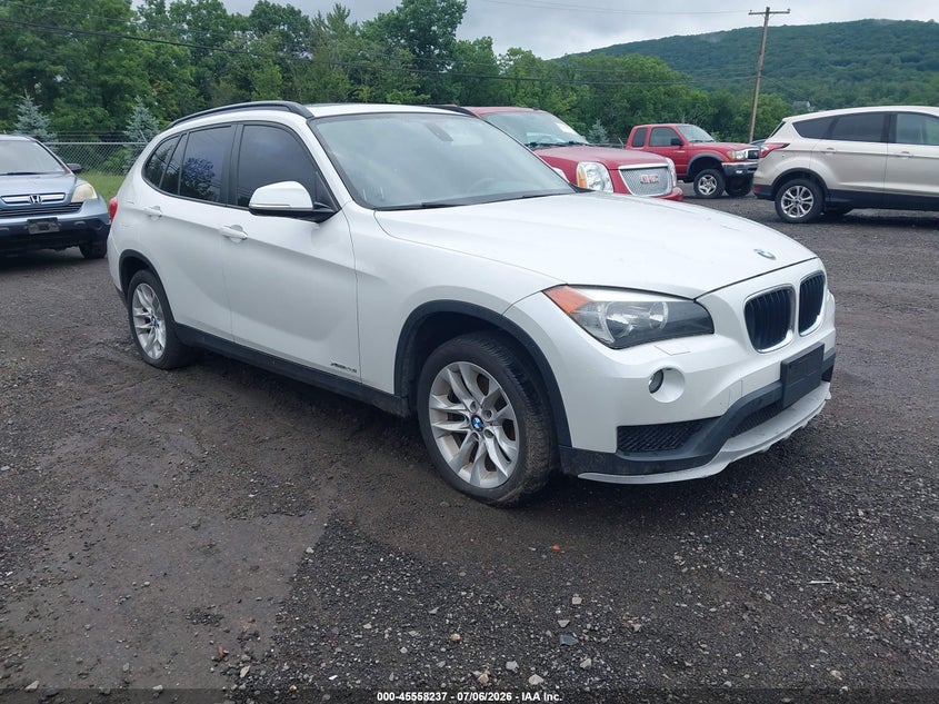 2015 BMW X1 VIN WBAVL1C57FVY37928 IAAI salvage auction — NORMAL WEAR, Clear (Pennsylvania), sold $1,000 on 2026-07-20 (photo 1)