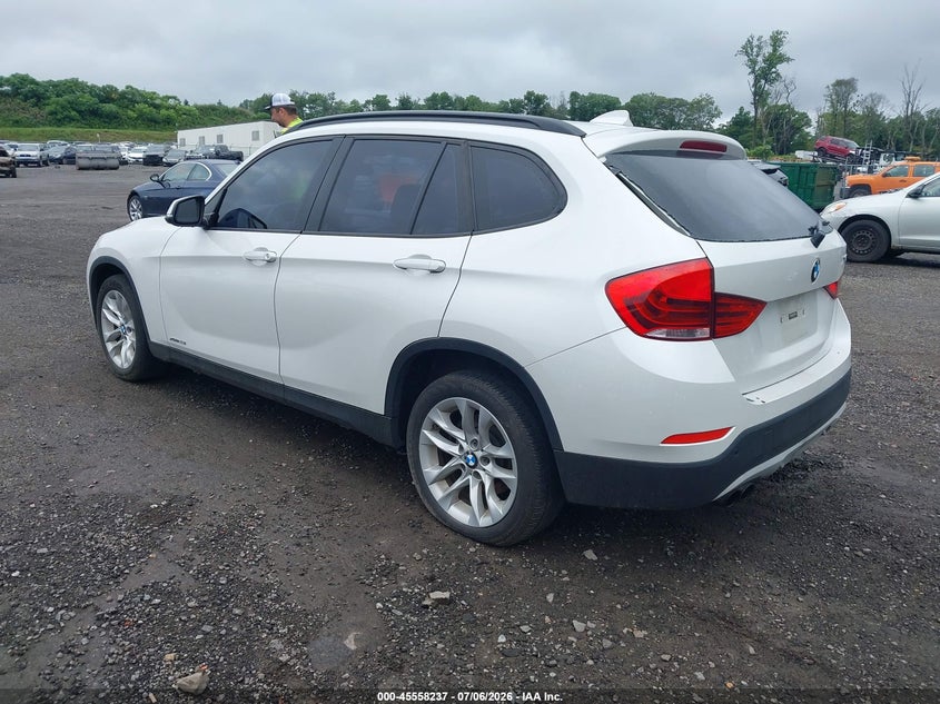 2015 BMW X1 VIN WBAVL1C57FVY37928 IAAI salvage auction — NORMAL WEAR, Clear (Pennsylvania), sold $1,000 on 2026-07-20 (photo 3)