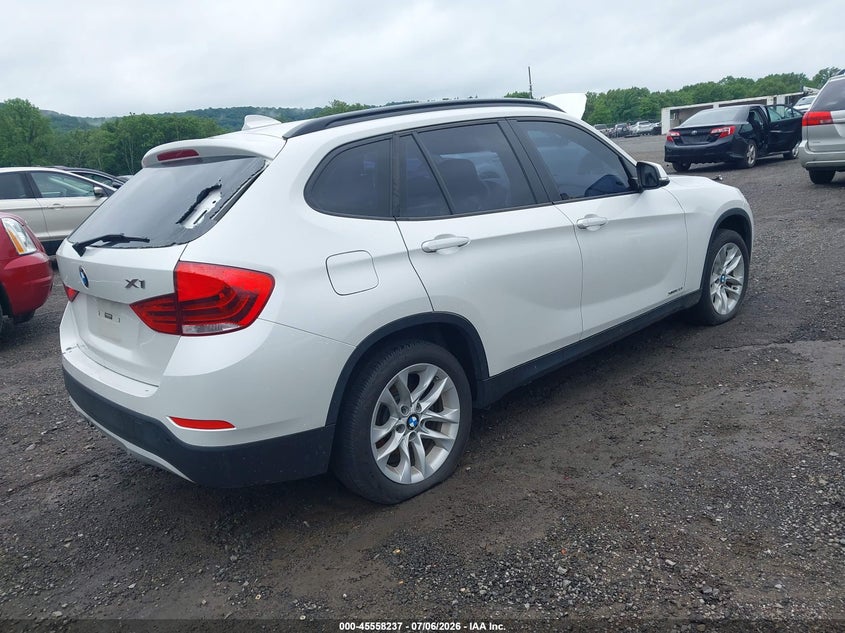 2015 BMW X1 VIN WBAVL1C57FVY37928 IAAI salvage auction — NORMAL WEAR, Clear (Pennsylvania), sold $1,000 on 2026-07-20 (photo 4)