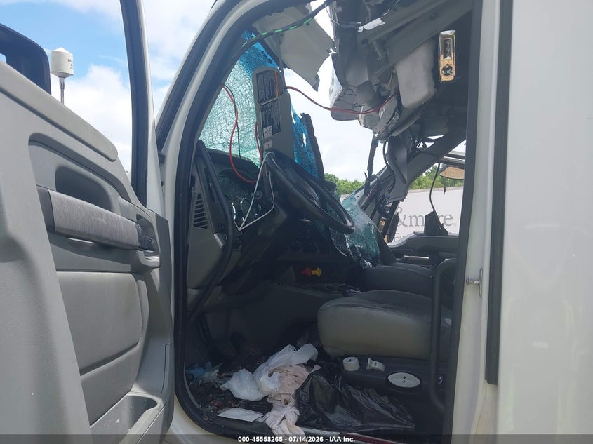 2019 Kenworth T680 VIN 1XKYD49X1KJ314059 IAAI salvage auction — FRONT END, Salvage (Georgia), sold $9,400 on 2026-09-09 (photo 6)