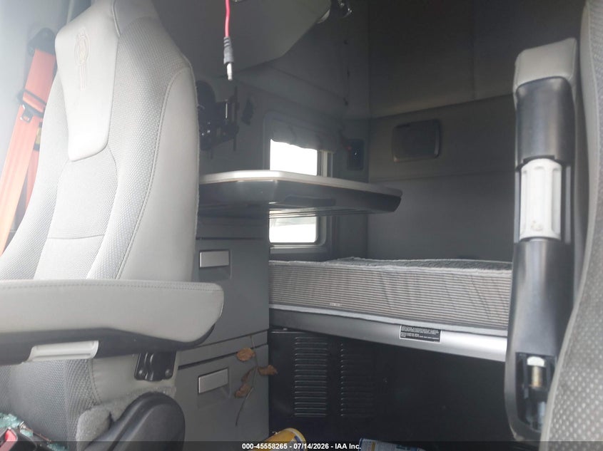 2019 Kenworth T680 VIN 1XKYD49X1KJ314059 IAAI salvage auction — FRONT END, Salvage (Georgia), sold $9,400 on 2026-09-09 (photo 7)