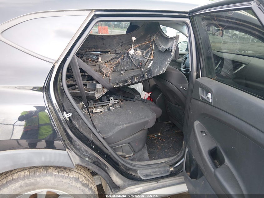 2017 Hyundai Tucson VIN KM8J3CA4XHU317881 IAAI salvage auction — FRONT END, Clear (Virginia), sold $1,150 on 2026-07-31 (photo 8)