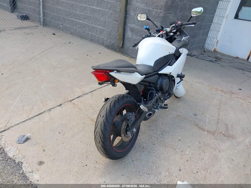 2009 Yamaha Fz6 VIN JYARJ18E19A004118 IAAI salvage auction — RIGHT SIDE, Salvage (Massachusetts), sold $650 on 2026-08-22 (photo 4)