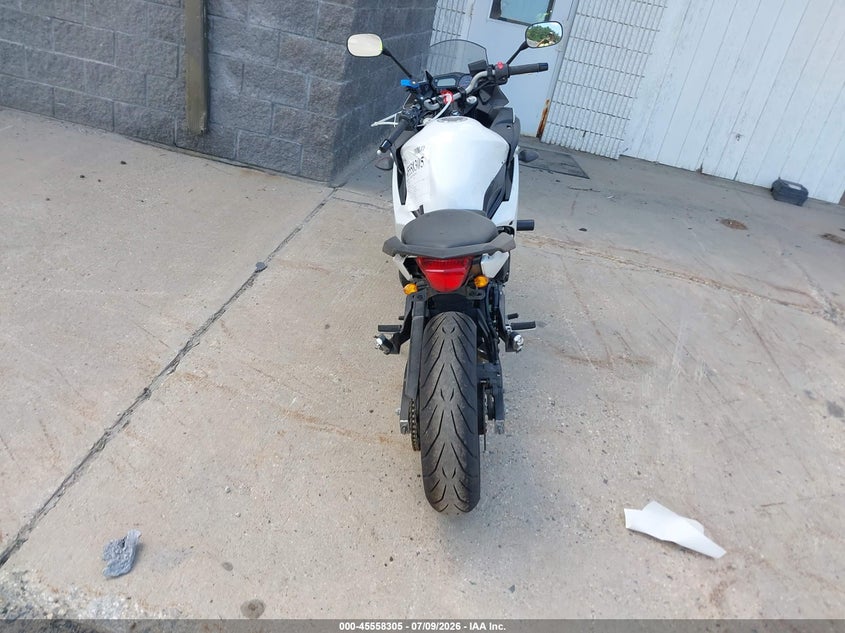 2009 Yamaha Fz6 VIN JYARJ18E19A004118 IAAI salvage auction — RIGHT SIDE, Salvage (Massachusetts), sold $650 on 2026-08-22 (photo 6)