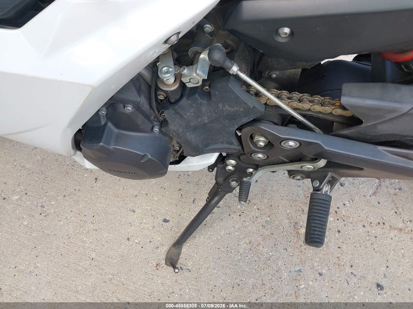 2009 Yamaha Fz6 VIN JYARJ18E19A004118 IAAI salvage auction — RIGHT SIDE, Salvage (Massachusetts), sold $650 on 2026-08-22 (photo 9)