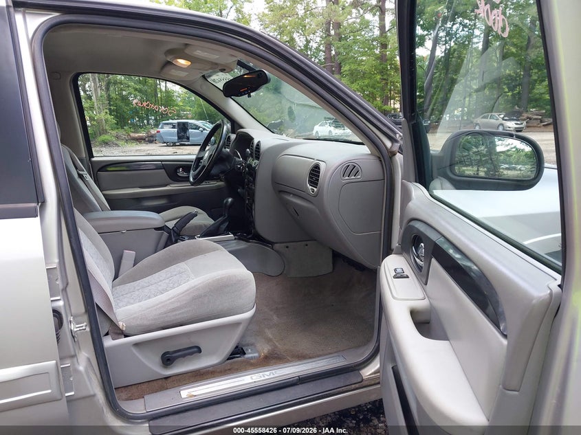 2005 Gmc Envoy VIN 1GKES16S256153468 IAAI salvage auction — FRONT & REAR, Clear (Virginia), sold $350 on 2026-07-25 (photo 5)