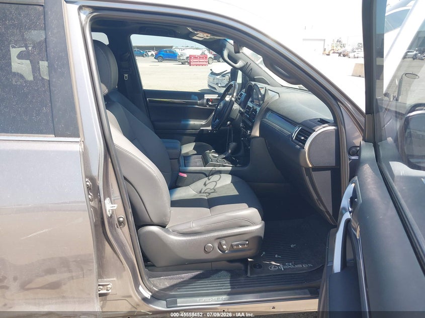 2022 Lexus Gx VIN JTJAM7BX5N5316870 IAAI salvage auction — SIDE, Original (Texas), sold $37,950 on 2026-08-31 (photo 5)