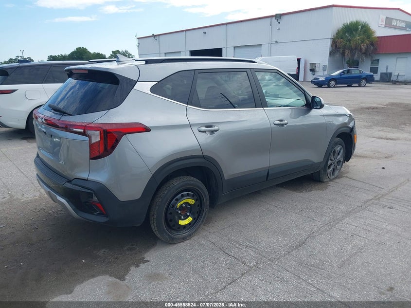 2024 Kia Seltos VIN KNDEU2AA1R7623466 IAAI salvage auction — RIGHT FRONT, Salvage Title, sold $2,550 on 2026-07-22 (photo 4)