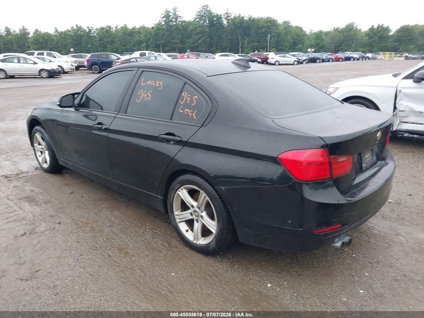 2013 BMW 3er VIN WBA3B3G54DNR79537 IAAI salvage auction — NORMAL WEAR, Original (Vermont), sold $425 on 2026-07-31 (photo 3)