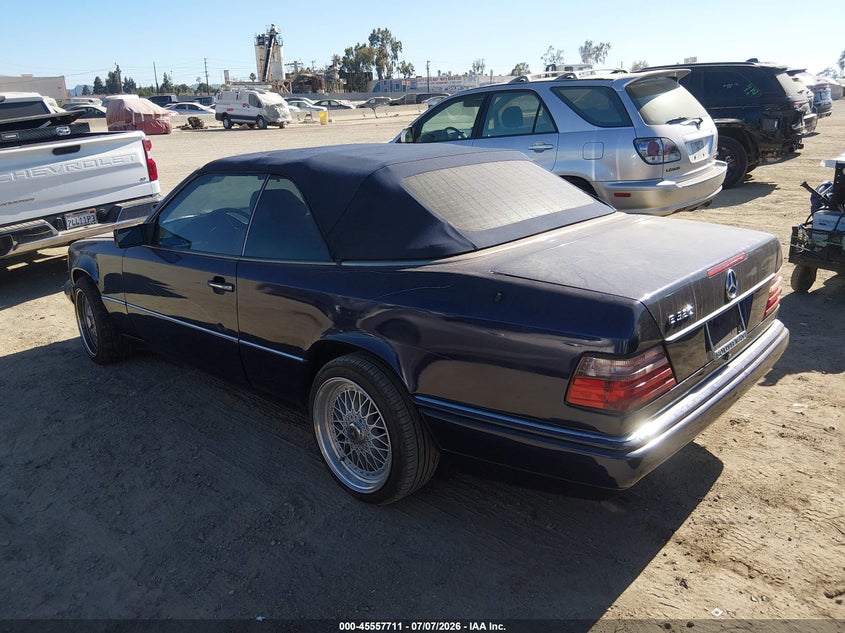 1995 Mercedes-benz E-class VIN WDBEA66E6SC172512 IAAI salvage auction — VANDALISM, Salvage (California), sold $7,700 on 2026-08-12 (photo 3)