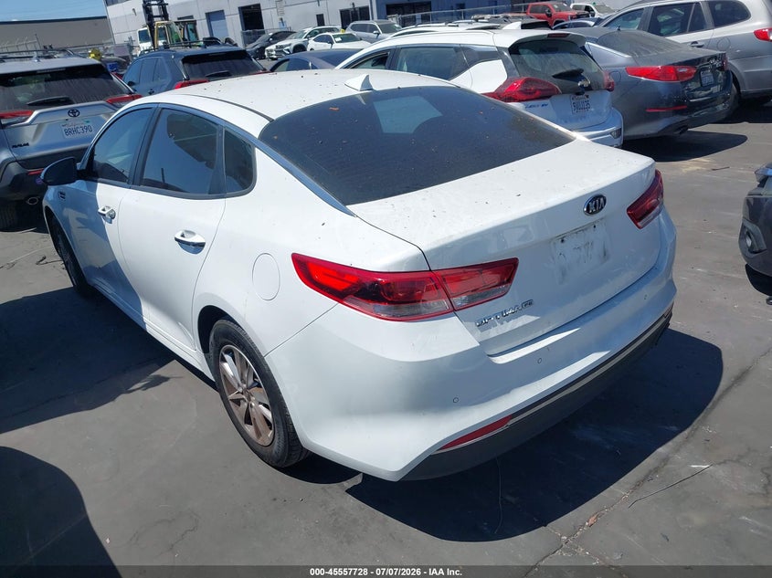 2018 Kia Optima VIN 5XXGT4L32JG229332 IAAI salvage auction — VANDALISM, Wait Title, sold $1,800 on 2026-08-21 (photo 3)