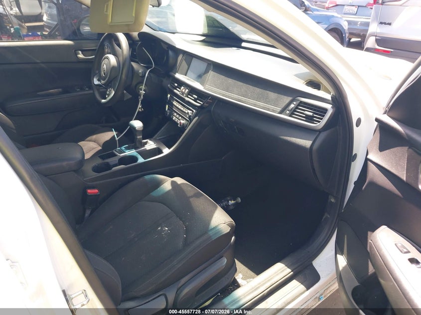 2018 Kia Optima VIN 5XXGT4L32JG229332 IAAI salvage auction — VANDALISM, Wait Title, sold $1,800 on 2026-08-21 (photo 5)