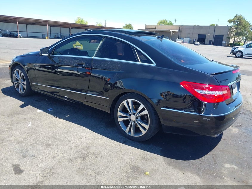 2011 Mercedes-benz E-klasse VIN WDDKJ5GB7BF077044 IAAI salvage auction — RIGHT SIDE, Salvage (California), sold $925 on 2026-08-01 (photo 3)