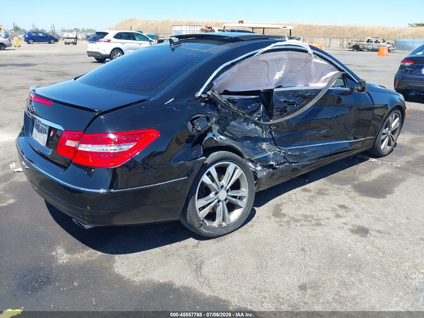 2011 Mercedes-benz E-klasse VIN WDDKJ5GB7BF077044 IAAI salvage auction — RIGHT SIDE, Salvage (California), sold $925 on 2026-08-01 (photo 4)