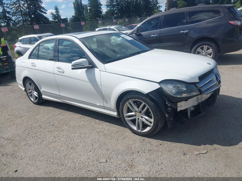2013 Mercedes-benz C-klasse VIN WDDGF8AB3DG076732 IAAI salvage auction — FRONT END, Salvage Title, sold $2,550 on 2026-07-29 (photo 1)