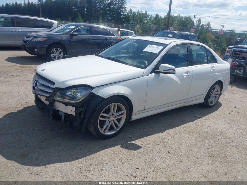 2013 Mercedes-benz C-klasse VIN WDDGF8AB3DG076732 IAAI salvage auction — FRONT END, Salvage Title, sold $2,550 on 2026-07-29 (photo 2)