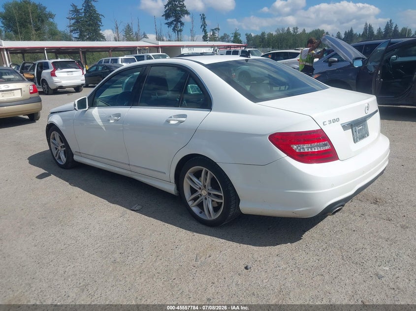 2013 Mercedes-benz C-klasse VIN WDDGF8AB3DG076732 IAAI salvage auction — FRONT END, Salvage Title, sold $2,550 on 2026-07-29 (photo 3)