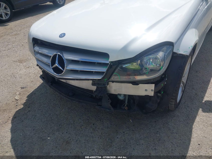 2013 Mercedes-benz C-klasse VIN WDDGF8AB3DG076732 IAAI salvage auction — FRONT END, Salvage Title, sold $2,550 on 2026-07-29 (photo 6)