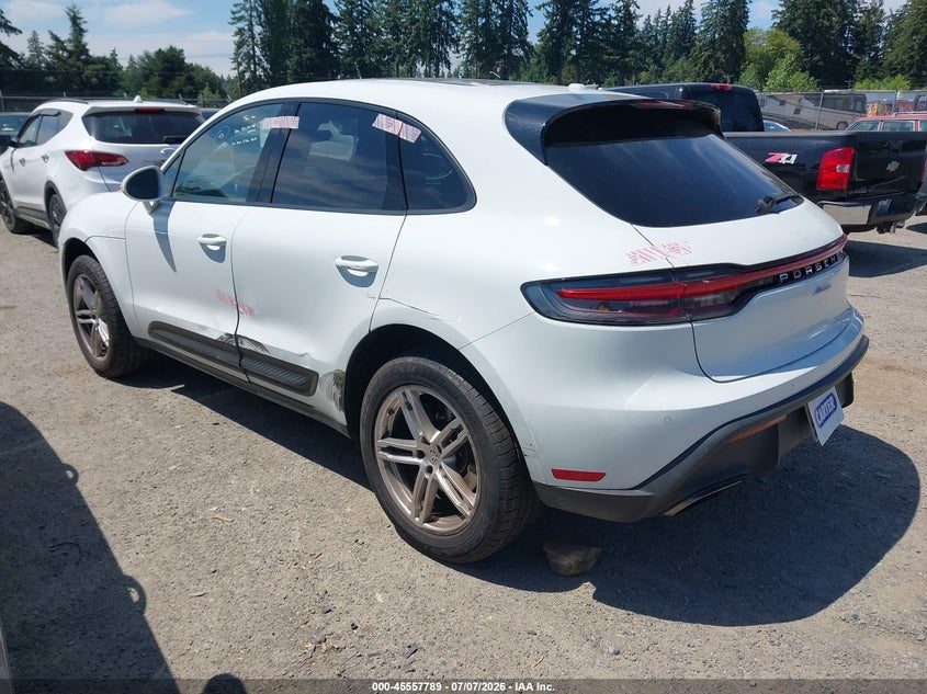 2024 Porsche Macan VIN WP1AA2A51RLB16387 IAAI salvage auction — LEFT & RIGHT, Enterprise Vehicles Clear Only (Washington), sold $8,600 on 2026-07-08 (photo 3)