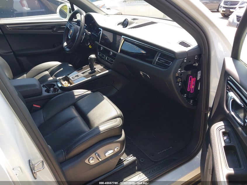 2024 Porsche Macan VIN WP1AA2A51RLB16387 IAAI salvage auction — LEFT & RIGHT, Enterprise Vehicles Clear Only (Washington), sold $8,600 on 2026-07-08 (photo 5)