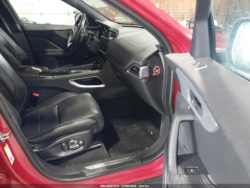2019 Jaguar F-pace VIN SADCM2FVXKA392776 IAAI salvage auction — NORMAL WEAR, Clear (New York), sold $4,000 on 2026-07-22 (photo 5)