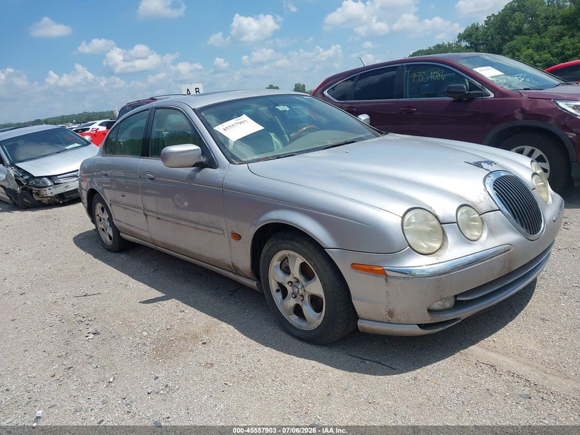 2000 Jaguar S type VIN SAJDA01C4YFL61880 IAAI salvage auction — NORMAL WEAR, Clear (Kansas), sold $500 on 2026-07-15 (photo 1)