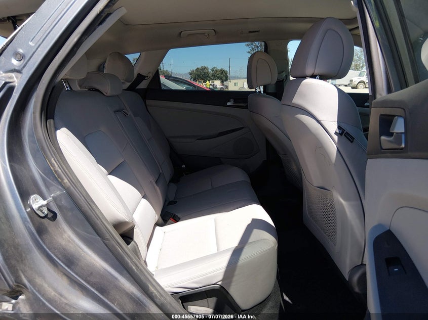 2017 Hyundai Tucson VIN KM8J33A27HU563608 IAAI salvage auction — FRONT & REAR, Salvage (California), sold $2,475 on 2026-08-02 (photo 8)
