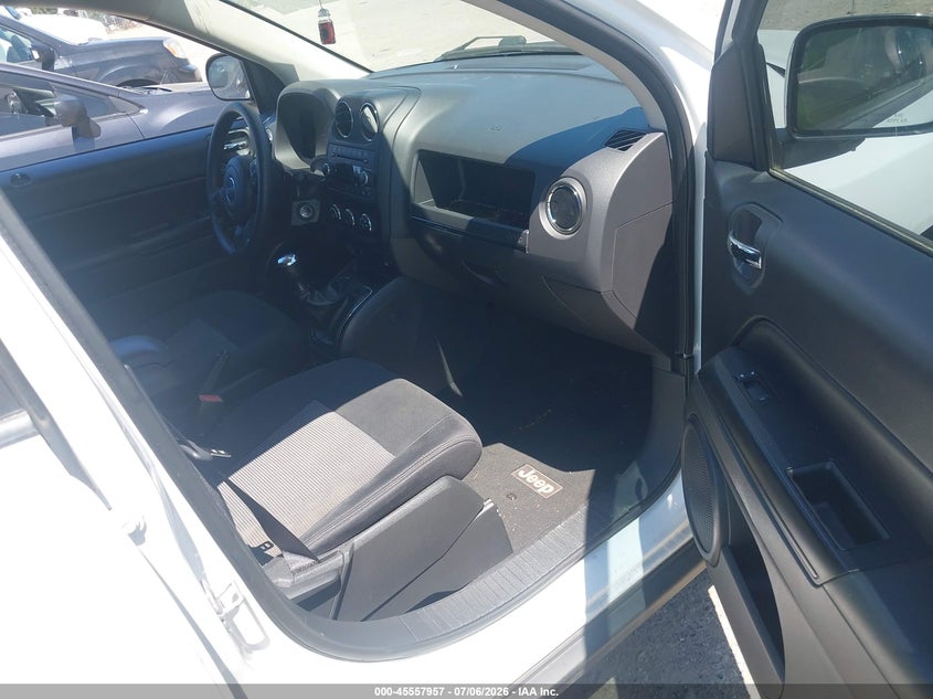 2011 Jeep Compass VIN 1J4NT1FA4BD243187 IAAI salvage auction — NORMAL WEAR, Clear (Washington), sold $825 on 2026-08-01 (photo 5)