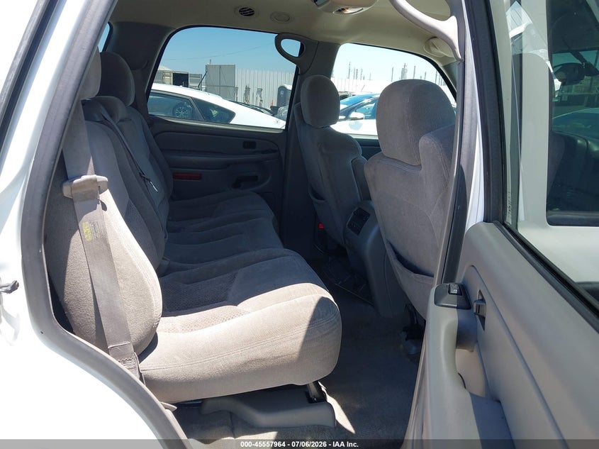 2004 Chevrolet Tahoe VIN 1GNEC13T34J148689 IAAI salvage auction — REAR END, Salvage (California), sold $975 on 2026-08-01 (photo 8)