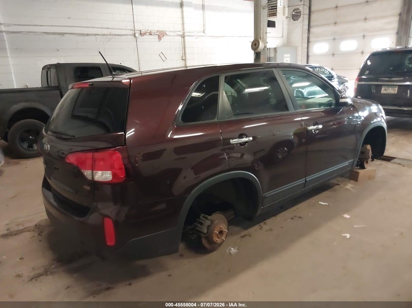 2015 Kia Sorento VIN 5XYKT3A67FG621839 IAAI salvage auction — NORMAL WEAR, Clear (Minnesota), sold $925 on 2026-07-15 (photo 4)