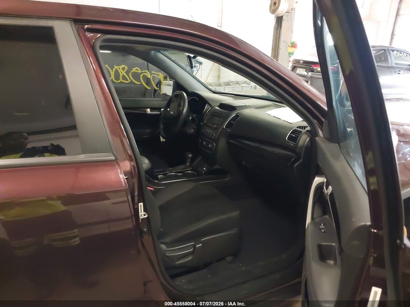 2015 Kia Sorento VIN 5XYKT3A67FG621839 IAAI salvage auction — NORMAL WEAR, Clear (Minnesota), sold $925 on 2026-07-15 (photo 5)