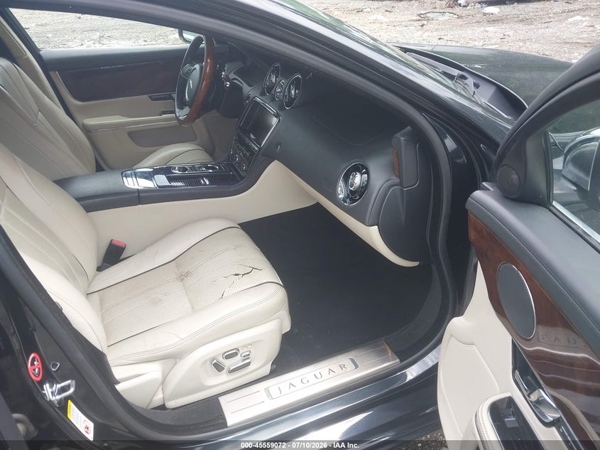 2012 Jaguar Xj series VIN SAJWA2GB8CLV28884 IAAI salvage auction — NORMAL WEAR, Clear (Tennessee), sold $1,700 on 2026-07-23 (photo 5)
