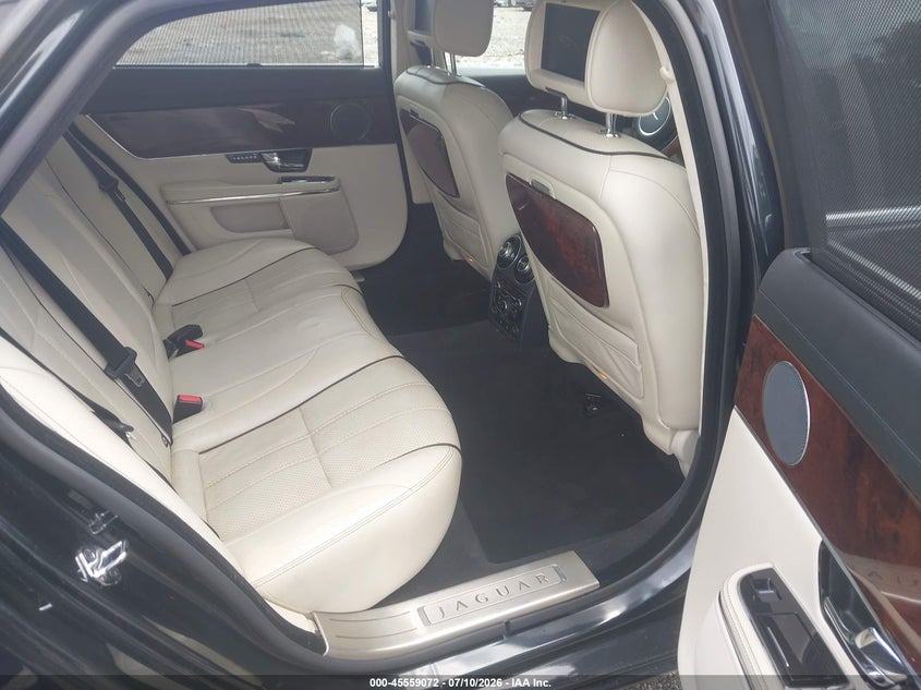 2012 Jaguar Xj series VIN SAJWA2GB8CLV28884 IAAI salvage auction — NORMAL WEAR, Clear (Tennessee), sold $1,700 on 2026-07-23 (photo 8)
