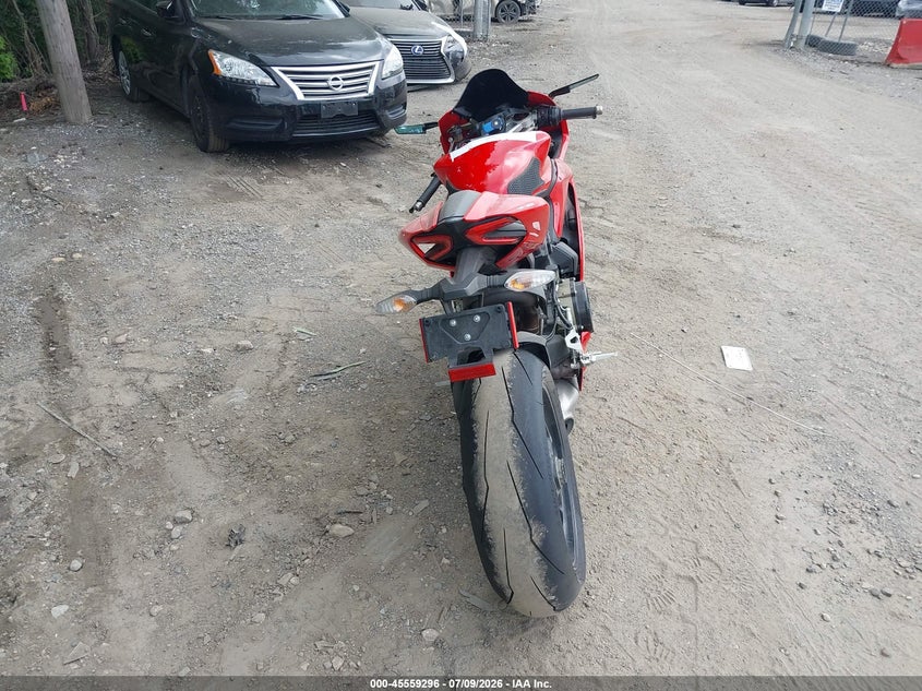 2016 Ducati Panigale VIN ZDM14BYW9GB003740 IAAI salvage auction — THEFT, Salvage Title, sold $7,100 on 2026-08-25 (photo 6)