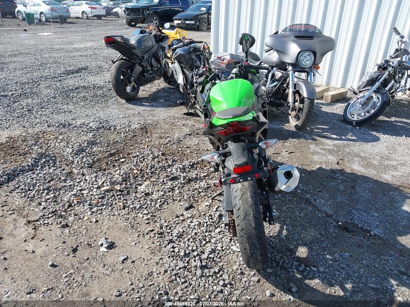 2022 Kawasaki Ninja VIN JKAEXKG1XNDAG8410 IAAI salvage auction — LEFT & RIGHT, Mv-907A (New York), sold $825 on 2026-07-21 (photo 6)